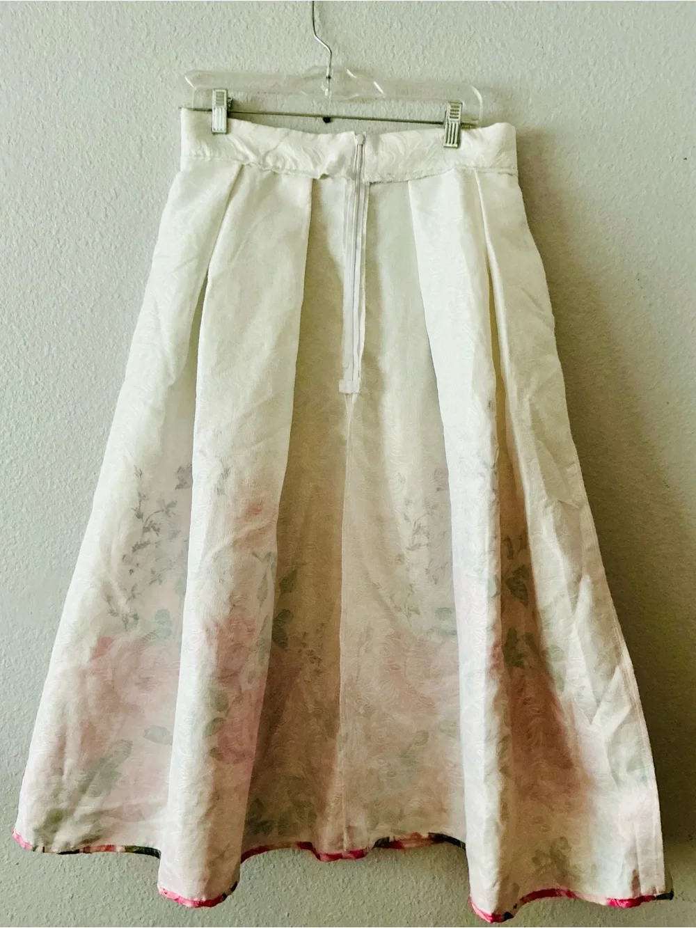 SHEIN L Belle Boxy Pleated Floral Jacquard White Circle Skirt  Floral Bouquet